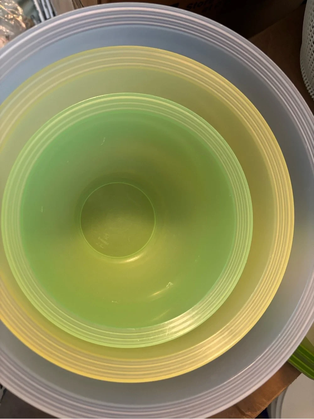 Tupperware Three-Piece Nesting Bowls in Green, Yellow & Blue